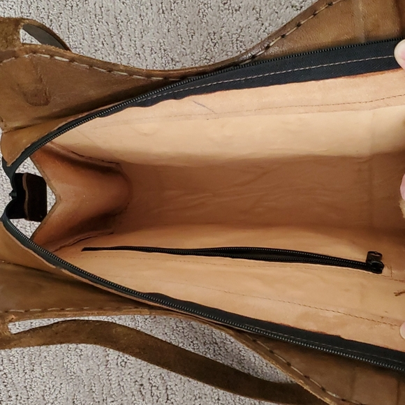 VINTAGE Tooled Leather Purse - Picture 8 of 9